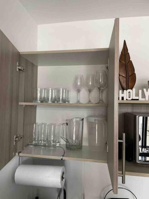 Lovely 1 Bedroom Unit With Free Parking Modra Zone 4 Guatemalaváros Kültér fotó