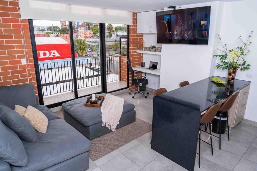 Lovely 1 Bedroom Unit With Free Parking Modra Zone 4 Guatemalaváros Kültér fotó