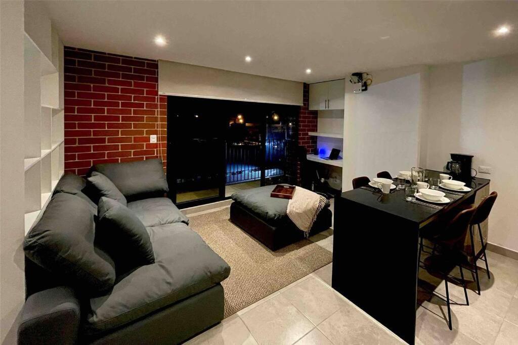 Lovely 1 Bedroom Unit With Free Parking Modra Zone 4 Guatemalaváros Kültér fotó