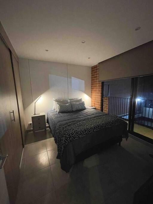 Lovely 1 Bedroom Unit With Free Parking Modra Zone 4 Guatemalaváros Kültér fotó