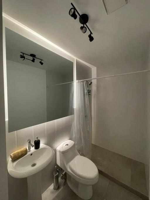 Lovely 1 Bedroom Unit With Free Parking Modra Zone 4 Guatemalaváros Kültér fotó