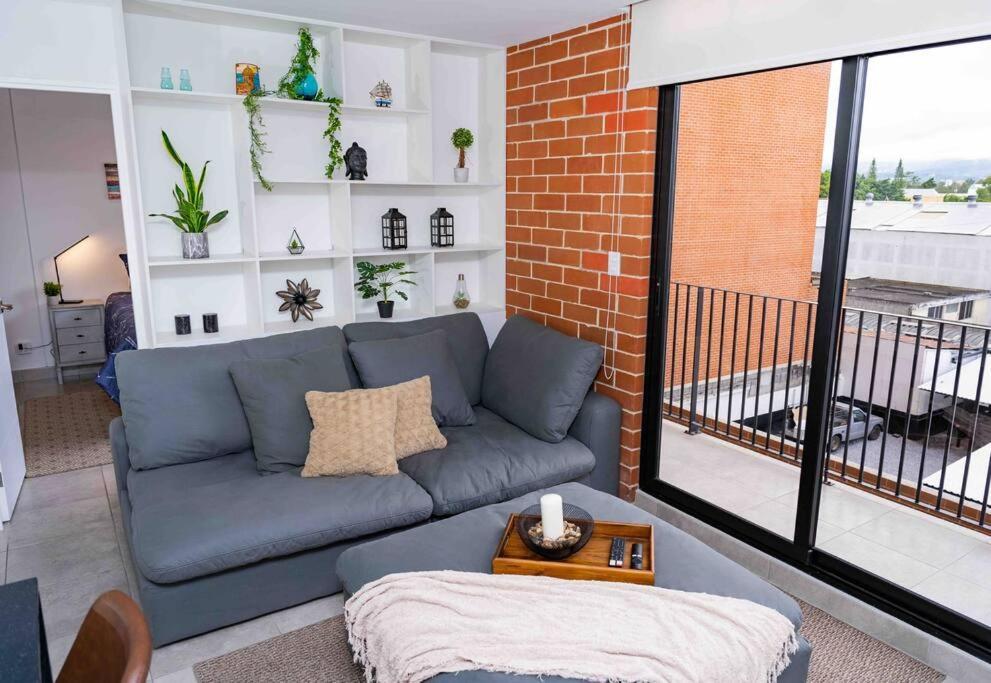 Lovely 1 Bedroom Unit With Free Parking Modra Zone 4 Guatemalaváros Kültér fotó